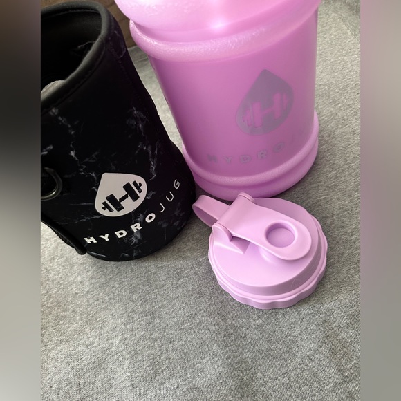 HydroJug - Picture 7 of 13